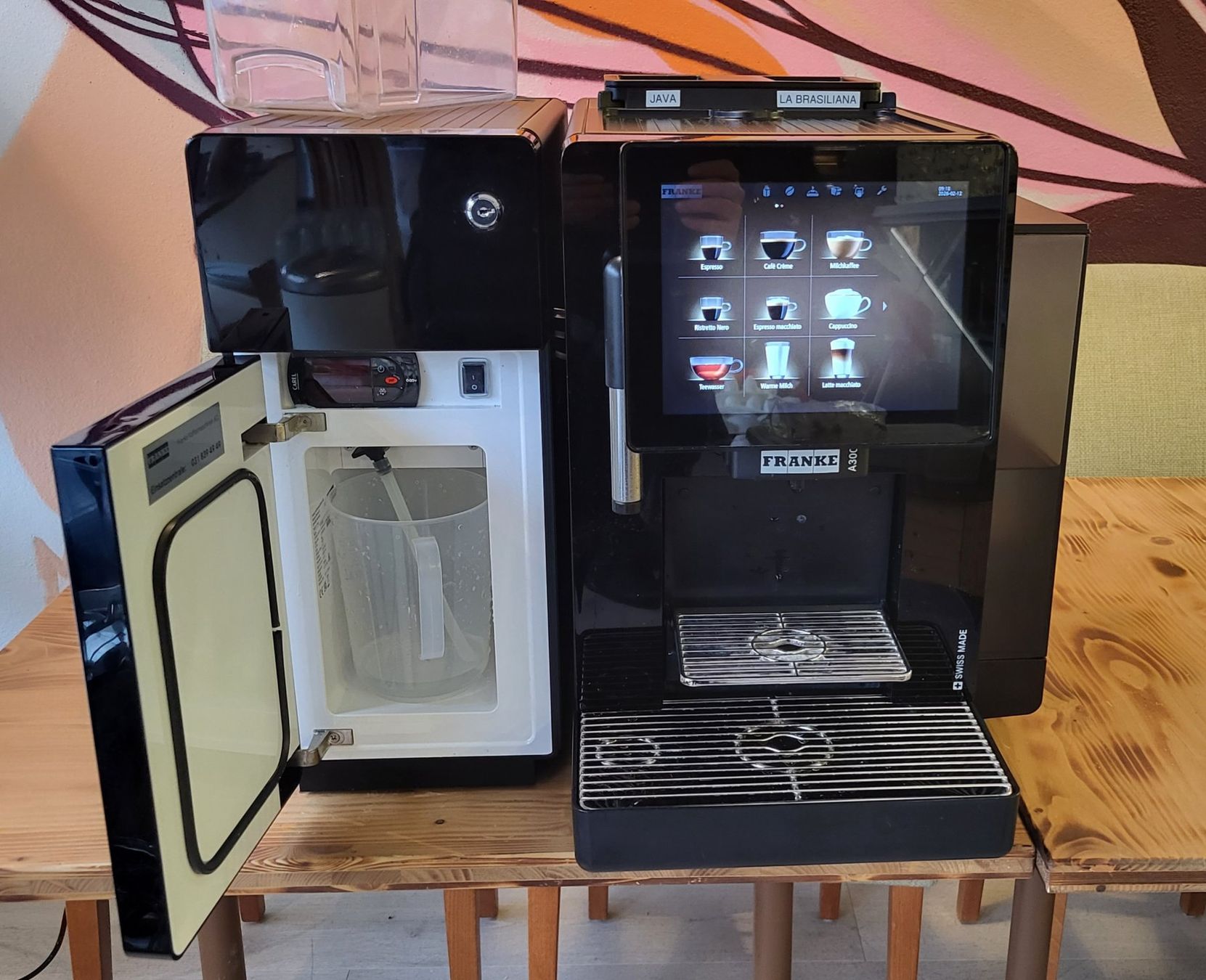 Franke Kaffeemaschinen & Espressomaschinen: Kaffee-Vollautomat Franke – Gebraucht aus Oberthal von MiniJakobsen