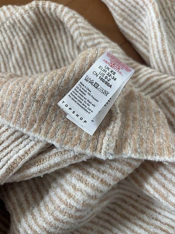 Pullover & Sweatshirts: Topshop Cropped Pullover  Beige/Weiss  Grösse XS – Gebraucht aus Bern von saeruhb 3