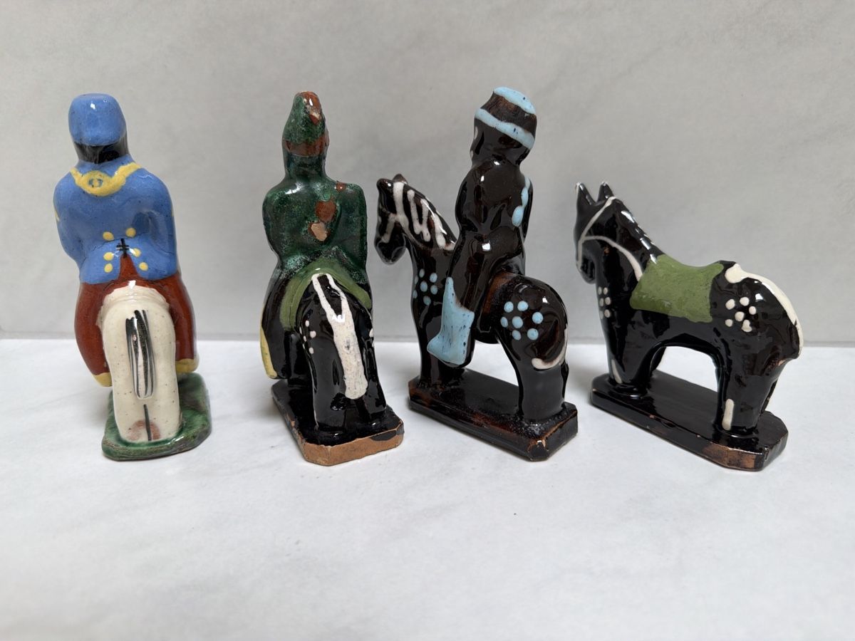 Statuette: Keramik Figuren antik, Pferde mit Reiter. – Usato da Biberist venduto da Momo33 4