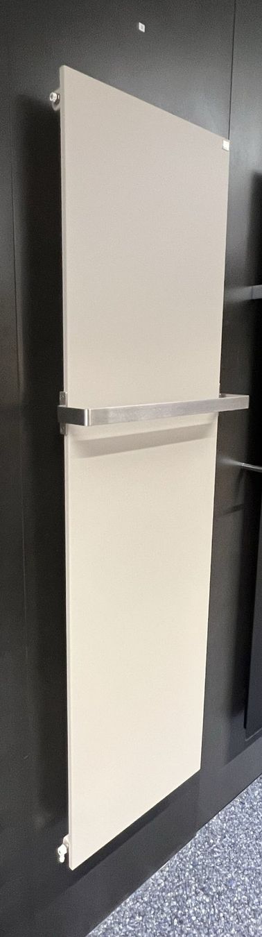 Zehnder Radiatori: Radiator Zehnder Arteplano – Usato da Gossau SG venduto da SHTAG 1