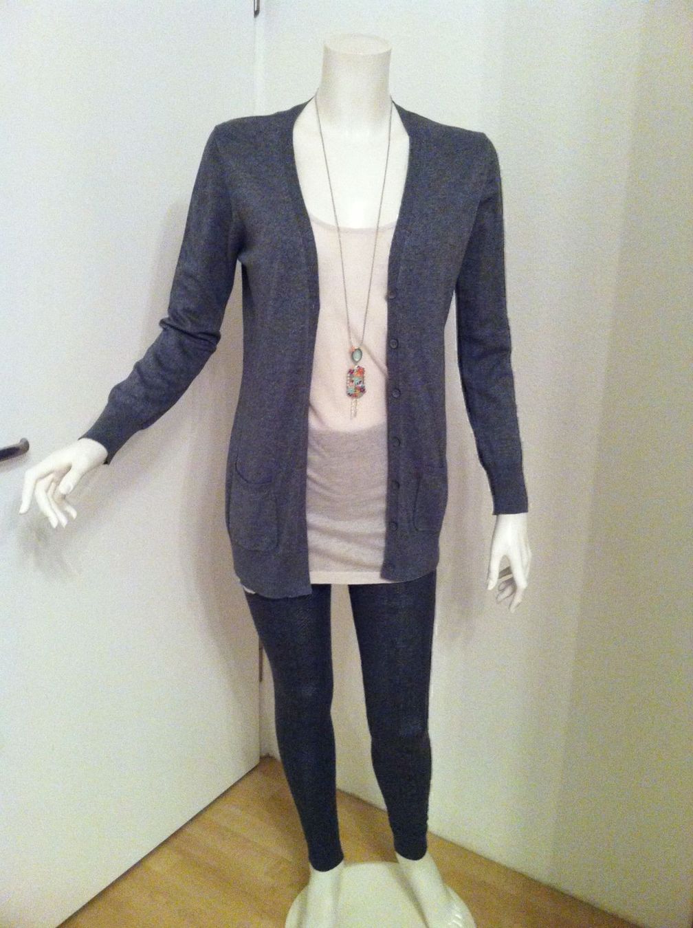 Mango Giacche: 🤩MANGO STRICK-JACKE GRAU LANG NEU & D&G P. – Nuovo (secondo la descrizione) da Olten venduto da Naja-Twins-Twins