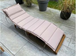 2 Holzliegestühle