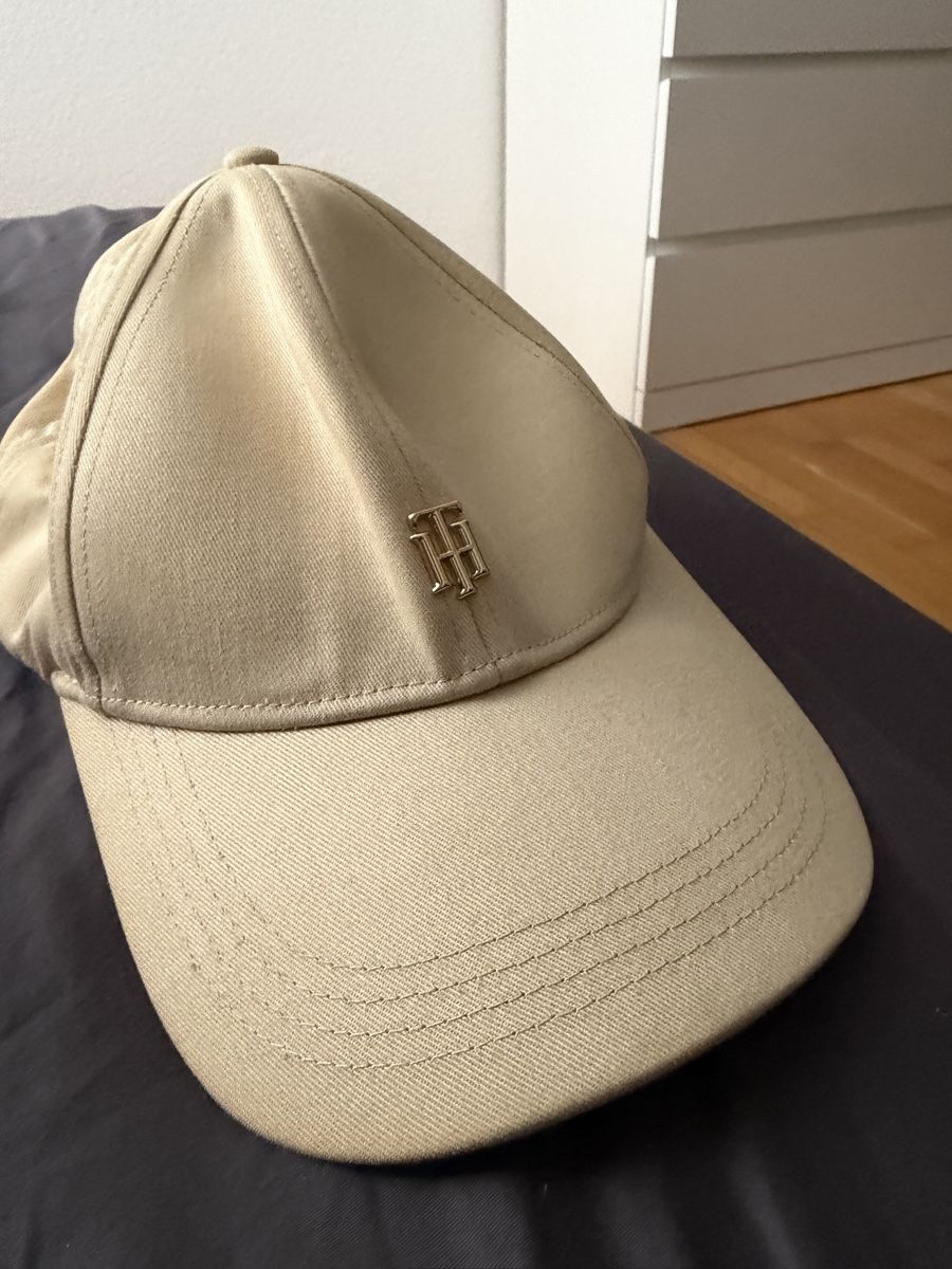 Tommy Hilfiger Altro in  Abbigliamento & Accessori: Tommy Hilfiger Cap beige OS One Size – Usato da Bülach venduto da adi_52cm