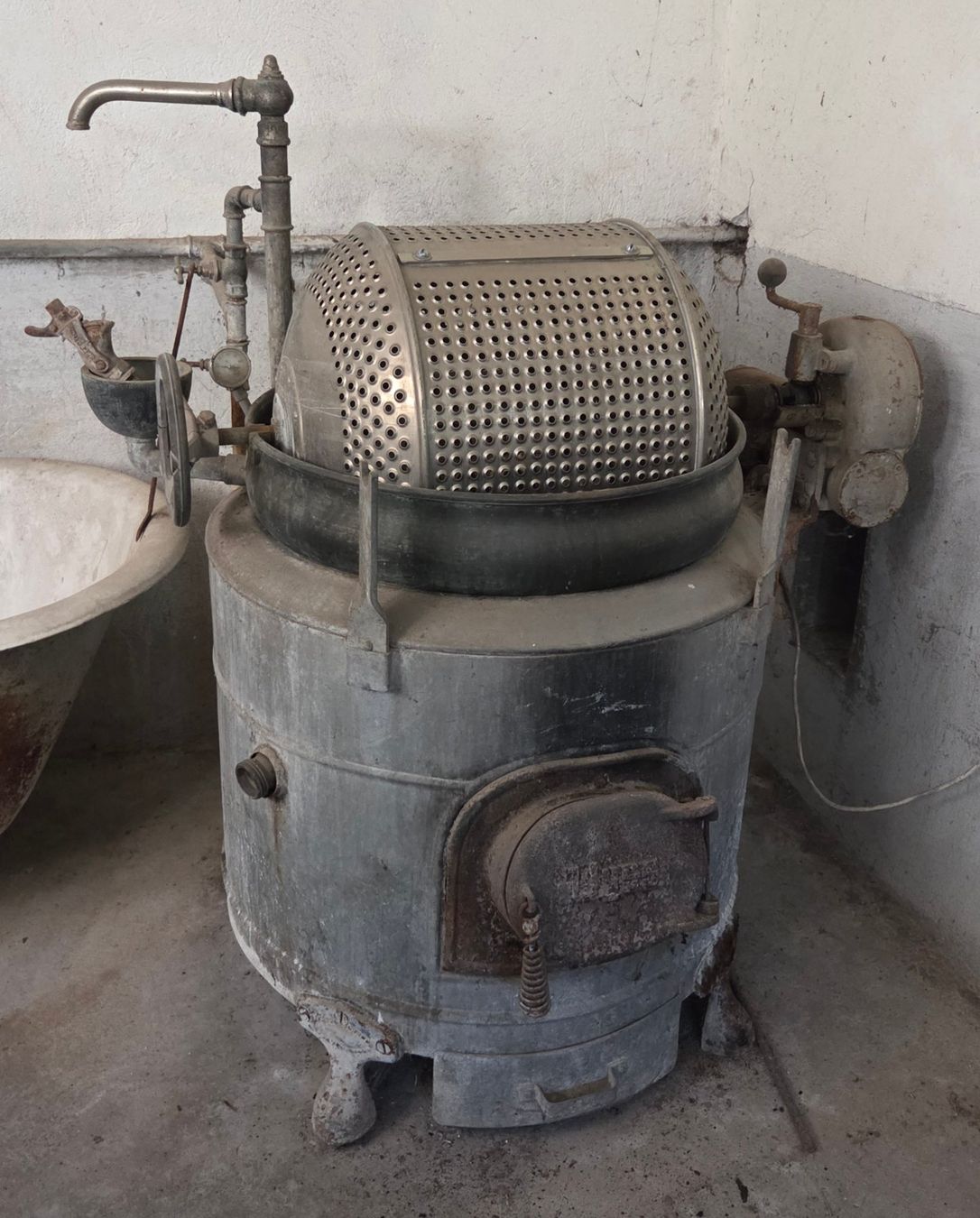 Tutte le decorazioni: Waschmaschine Wyss Mirella antik – Usato da Kirchdorf AG venduto da hallobox 1