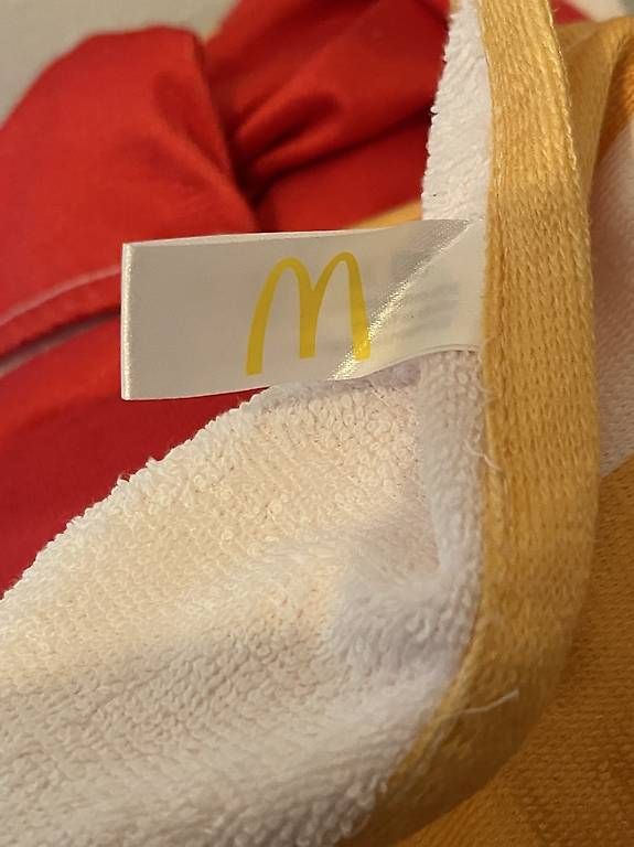 Zaini: McDonald's Strandtuch  + Rucksack Sammelobjekt – Usato da Maschwanden venduto da Ddorf 3
