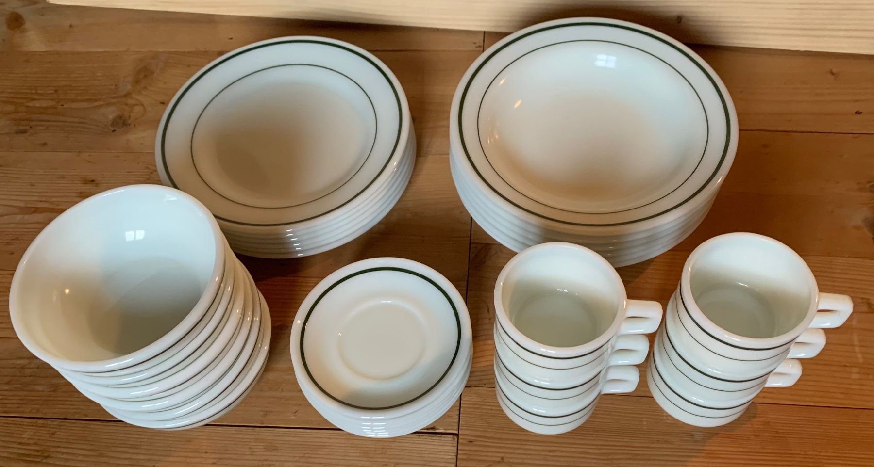 Set di piatti: Geschirrsortiment der CH Armee – Usato da Goldingen venduto da Bergler012