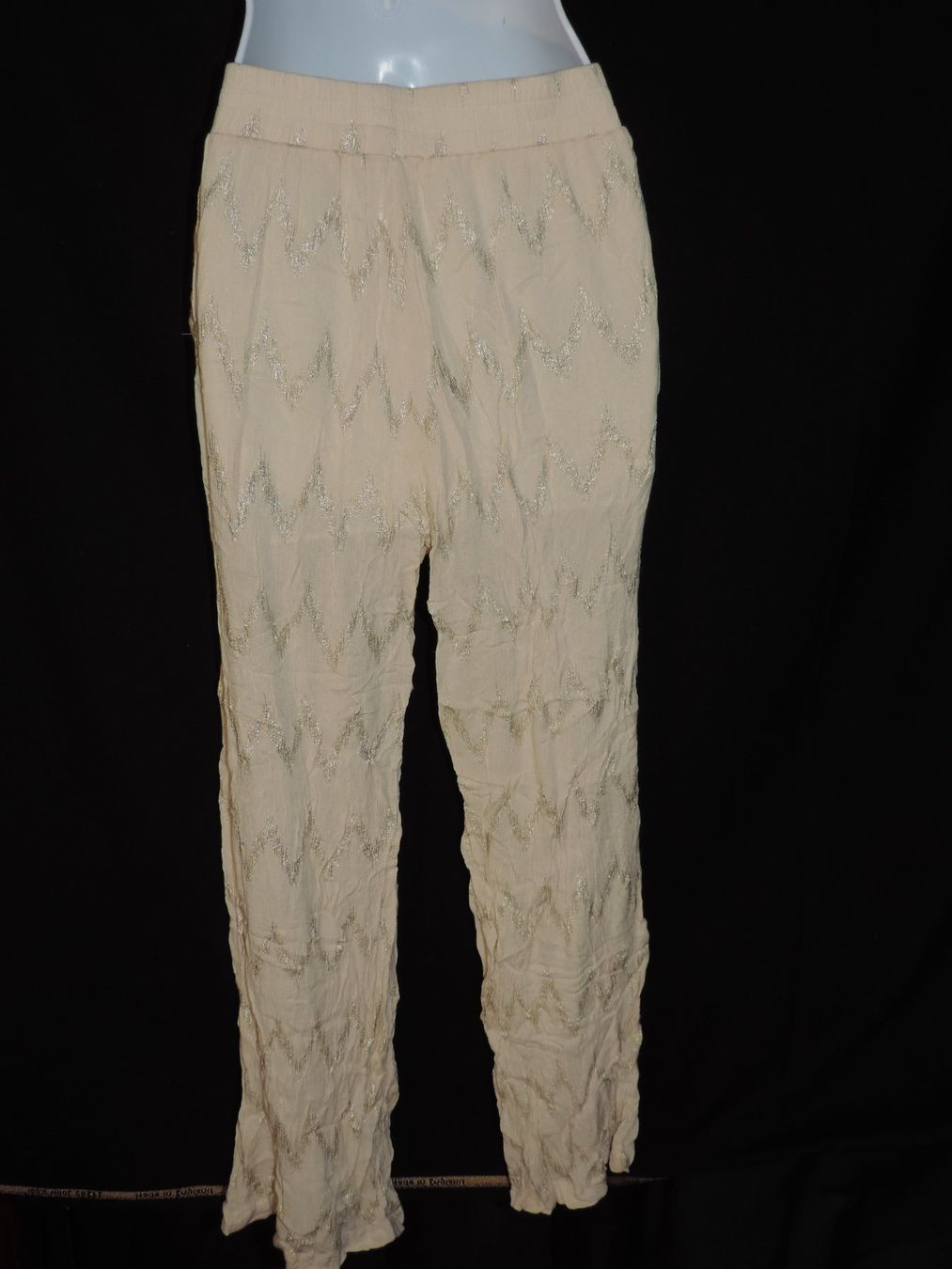 Pantaloni: pantalon souple beige doré – Usato da Genève venduto da Axelle333 3