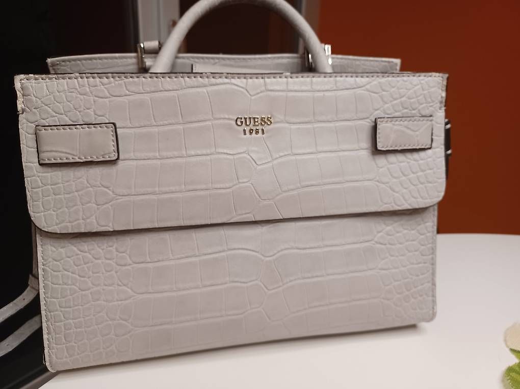 Guess Borse da donna: Guess Original – Usato da Emmenbrücke venduto da Ddagi 1