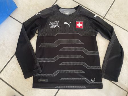Original Puma Fussball Torwart Trikot Schweiz Gr.140 neuw.