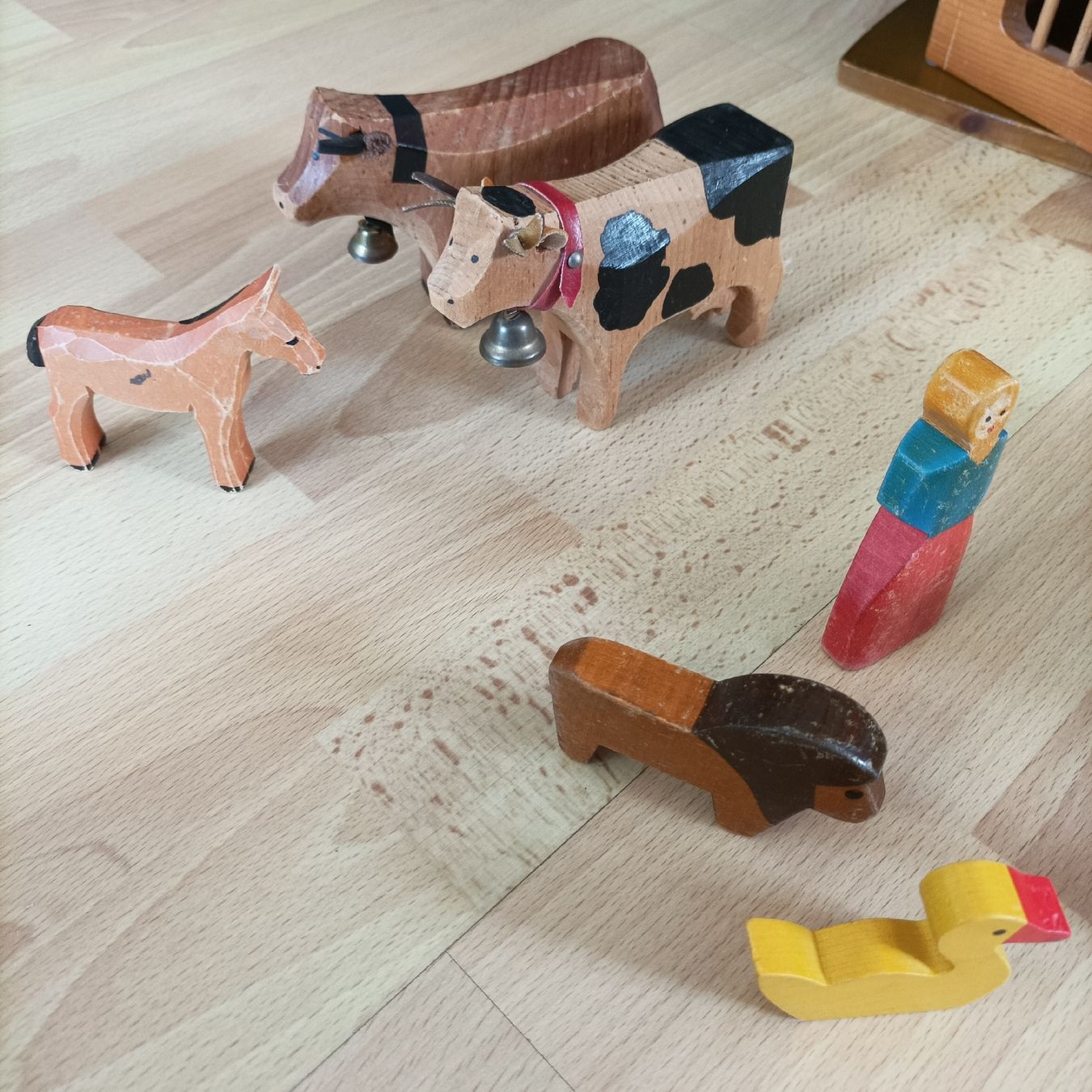 Giocattoli: Schöner alter Holzstall mit Figuren – Usato da Zunzgen venduto da Nemmoth 2
