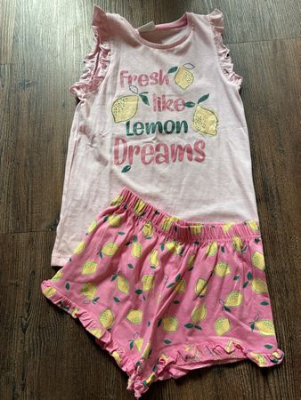 Tolles Pyjama Gr. 146/152, Neu