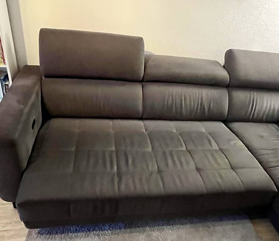 Divani: Divano angolare, letto, con presa usb  – Usato da Paradiso venduto da giu_hk25 1