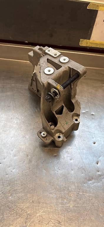 Motoren: Träger 55276005 – Gebraucht aus Zürich von but_2gsm 1