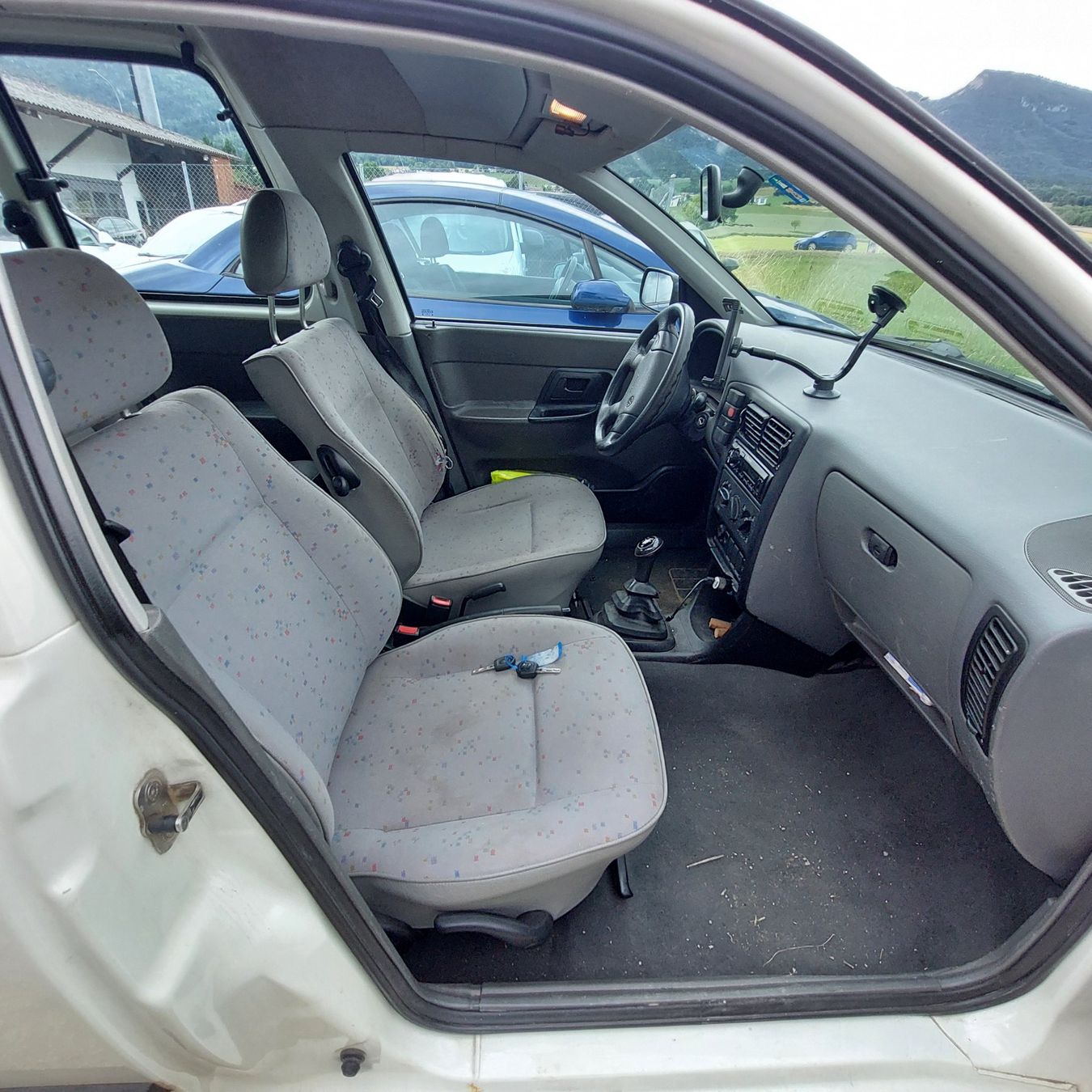 VW Véhicules utilitaires: VW Caddy 1.4 ab Mfk plus 2. Caddy – D'occasion à Mühledorf SO par sch_72xg 2