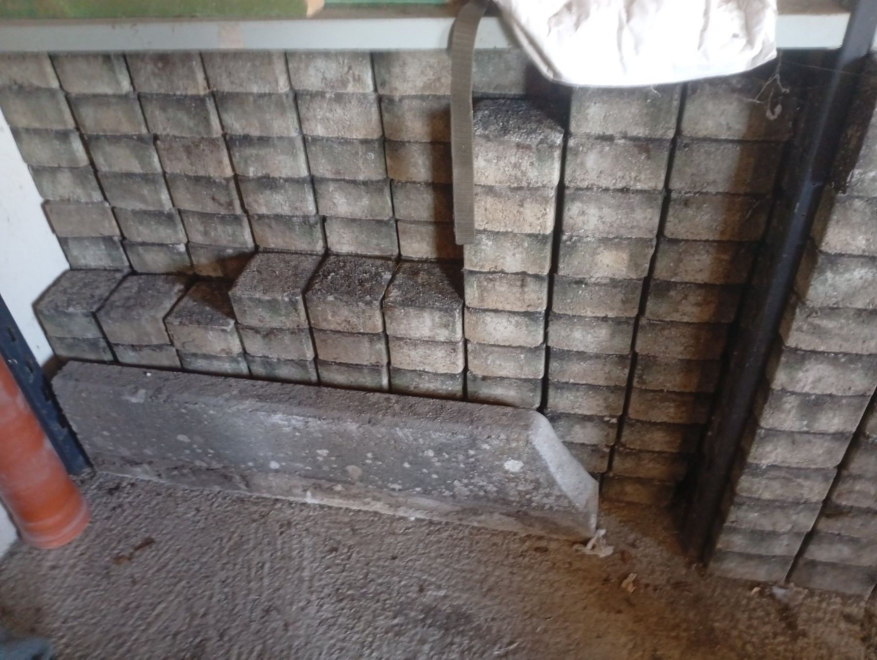 Rivestimenti per pavimenti: Pavé 13x13x7cm – Usato da Alle venduto da Rissor 1