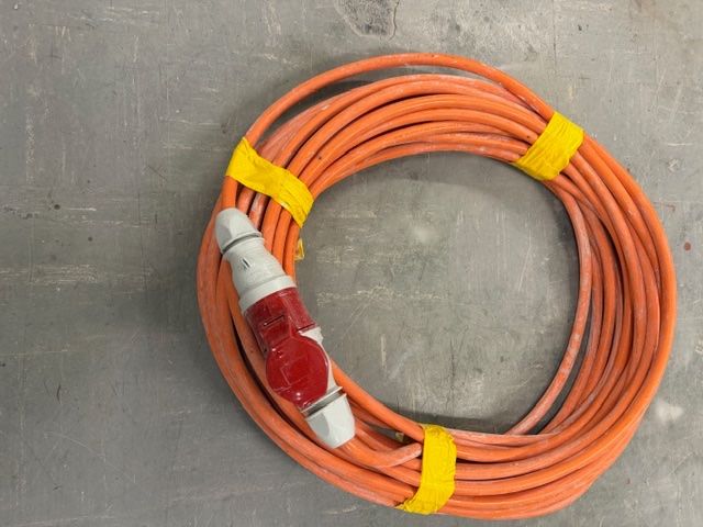 Cavi: Elektrokabel 32 Amper 40Meter – Usato da Zürich venduto da ljiljana1973 2
