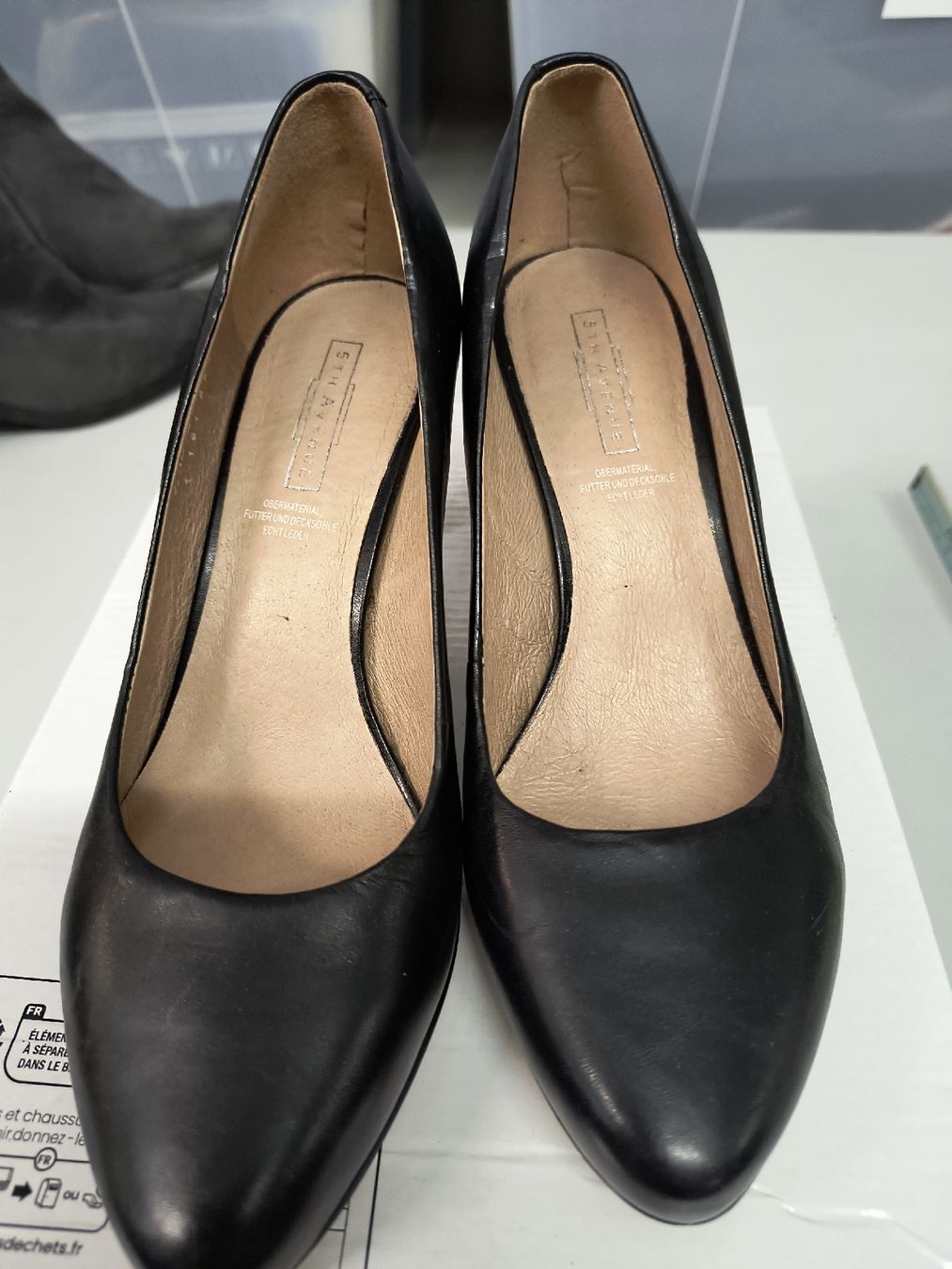 Scarpe da donna: Schwarze Leder Pumps, zeitlos elegant, Grösse 37 – Usato da Oberweningen venduto da Bumblebee2