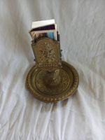 Porte-allumettes ancien en bronze doré avec décor