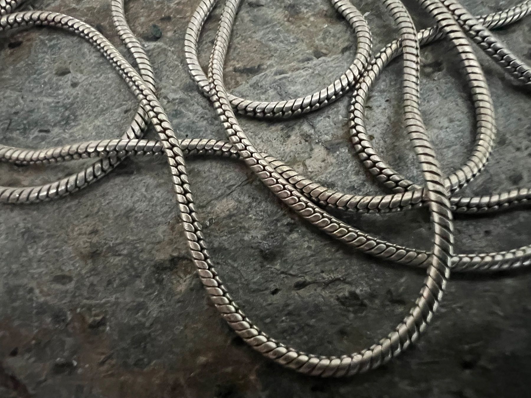 Catenine: Schlangenkette versilbert 80cm - Ø: 2mm - massiv - hell 13g – Nuovo (secondo la descrizione) da Bern venduto da Jiffy 2