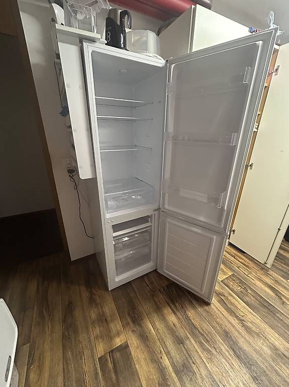 Kühlschrank: Kühlschrank mit Gefrierer 260L weiss – Gebraucht aus Bern von lusine77 3