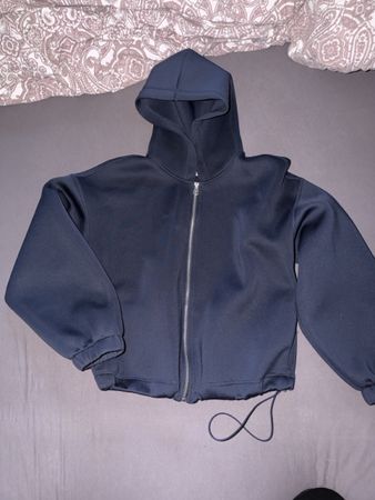 Schwarze Zip-Jacke mit Kapuze, Grösse M – Top Zustand!