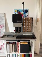 Papierbohrmaschine