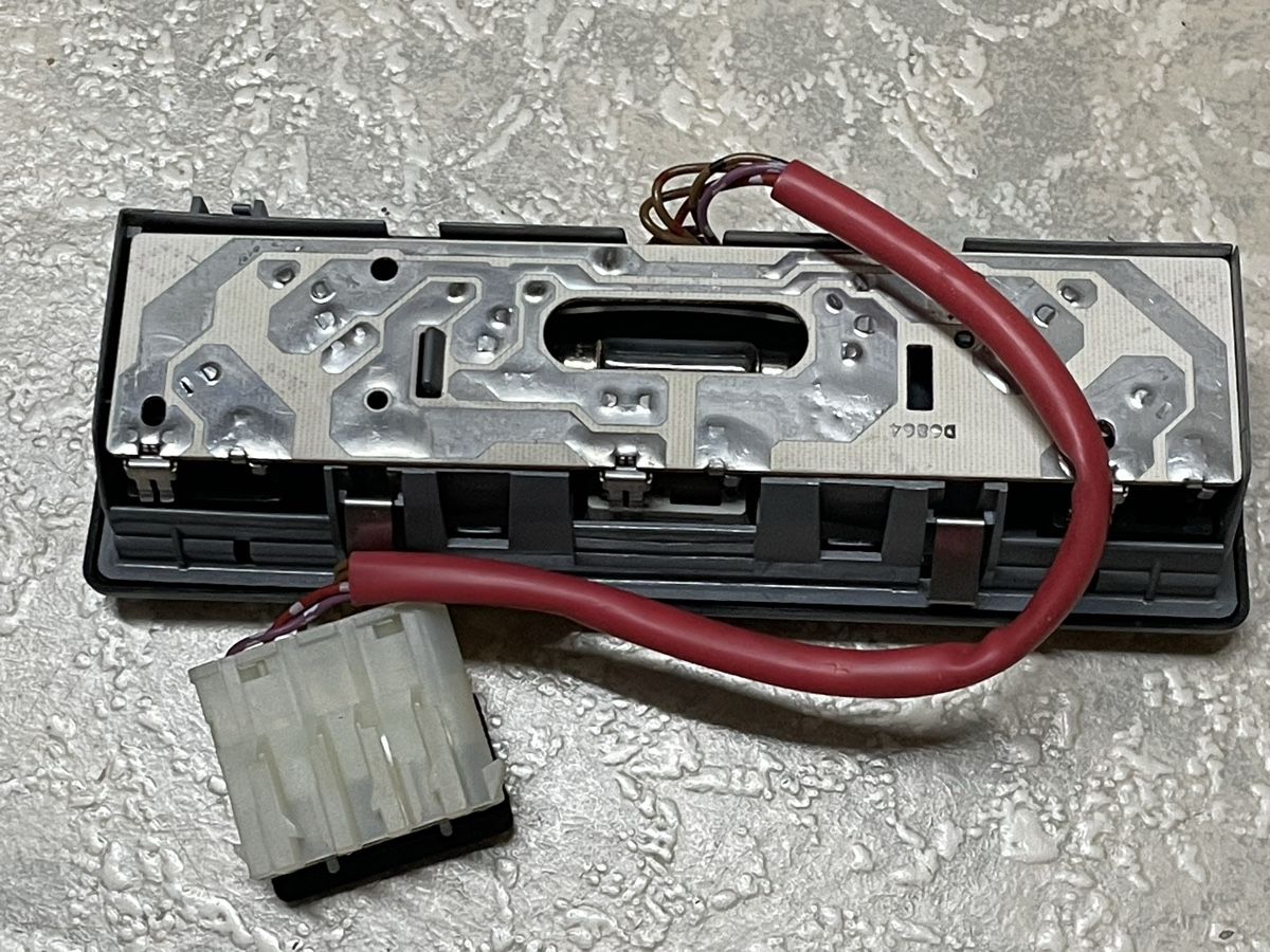 BMW Tutti pezzi di ricambio auto: BMW E36 Innen/Leseleuchte M Paket – Usato da Grenchen venduto da rap_dh6r 1