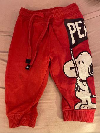 Herzige PEANUTS Trainerhose (6 - 9 Monate)