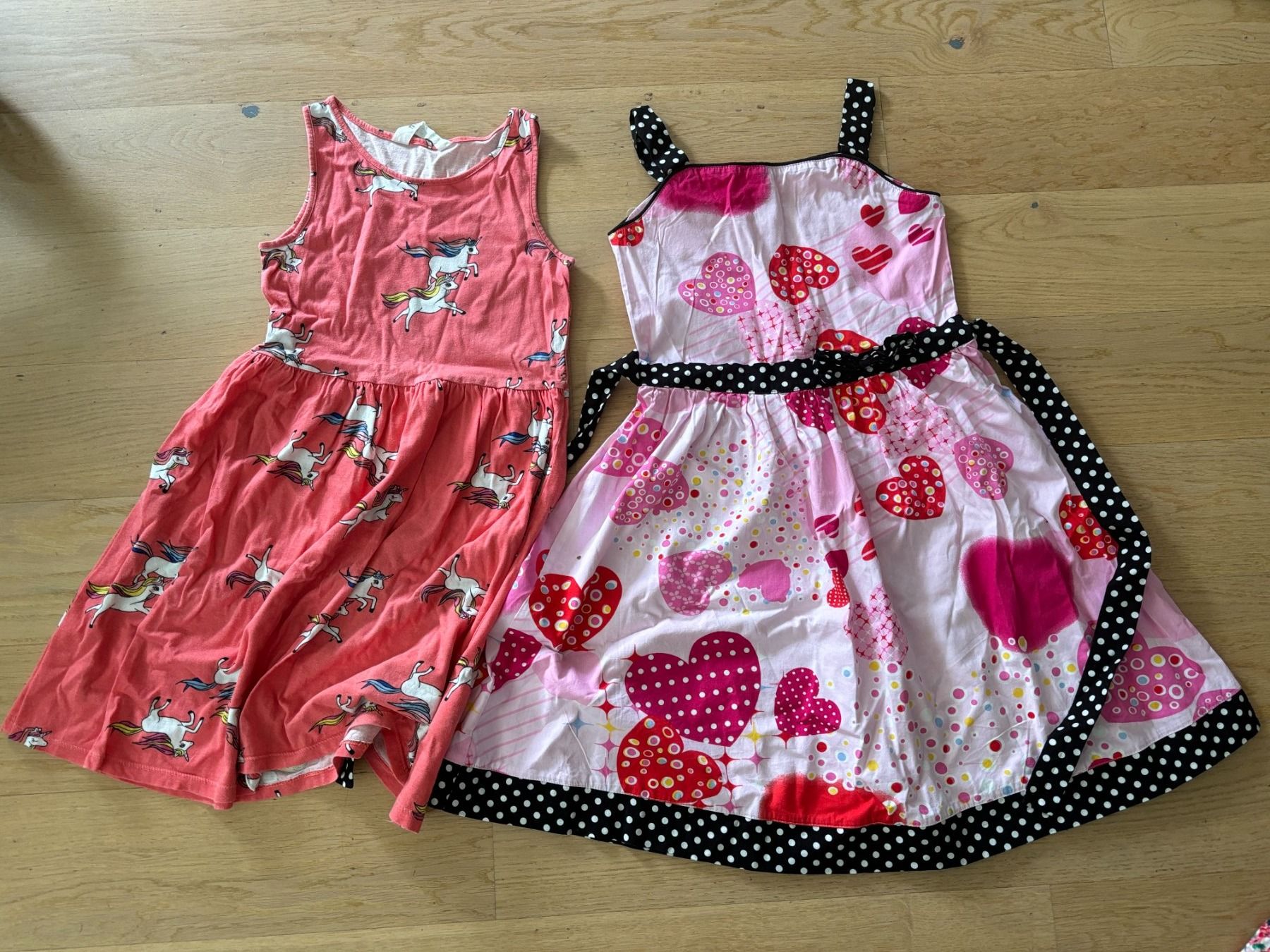 Lotti & Set di vestiti: Kleider Mädchen Gr. 128-134/134-140 – Usato da Zürich venduto da pisamun
