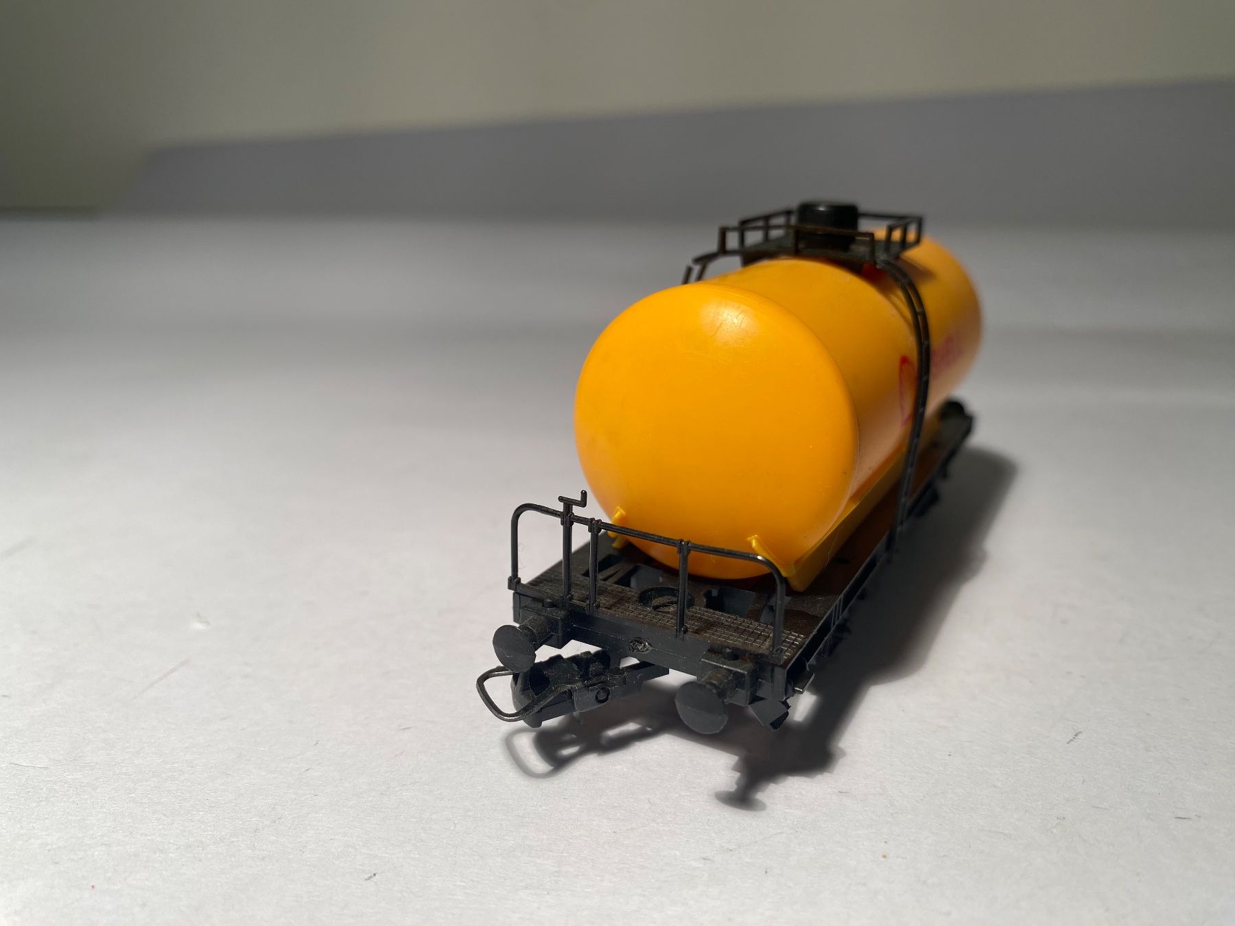 Lima Modellini di ferrovie: LIMA Tankwagen SHELL, DC Achsen – Usato da Buchrain venduto da Modellbahn11 4