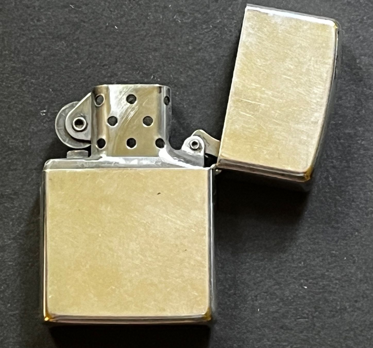 Zippo Accendini: Zippo-Feuerzeug versilbert – Usato da Zürich venduto da FV.vintage 1
