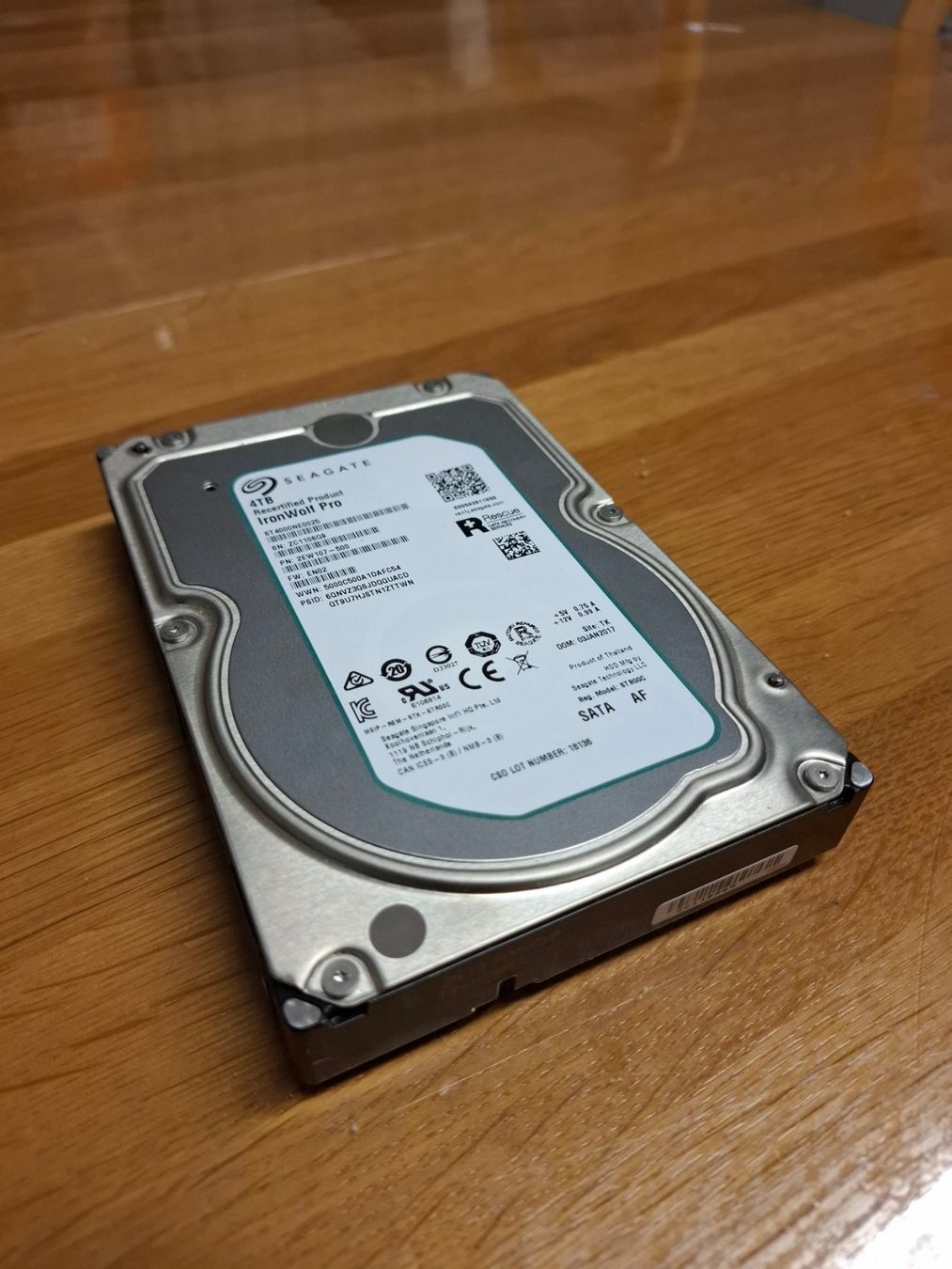 Seagate Harddisks: Seagate IronWolf Pro 4TB Festplatte gebraucht – Gebraucht aus Plons von mro_y89m