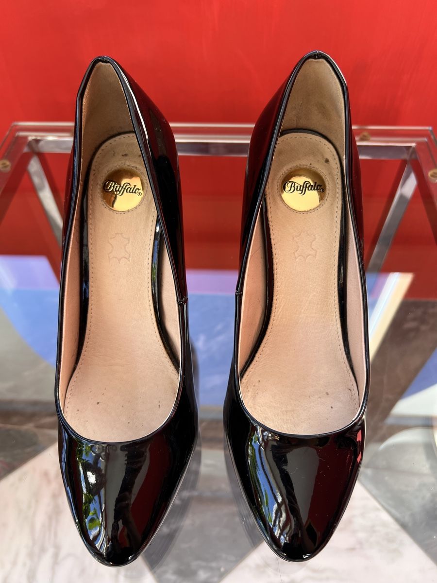 Buffalo Scarpe da donna: BUFFALO Pumps Lack schwarz Gr. 39 – Usato da Zürich venduto da car_x52z 6