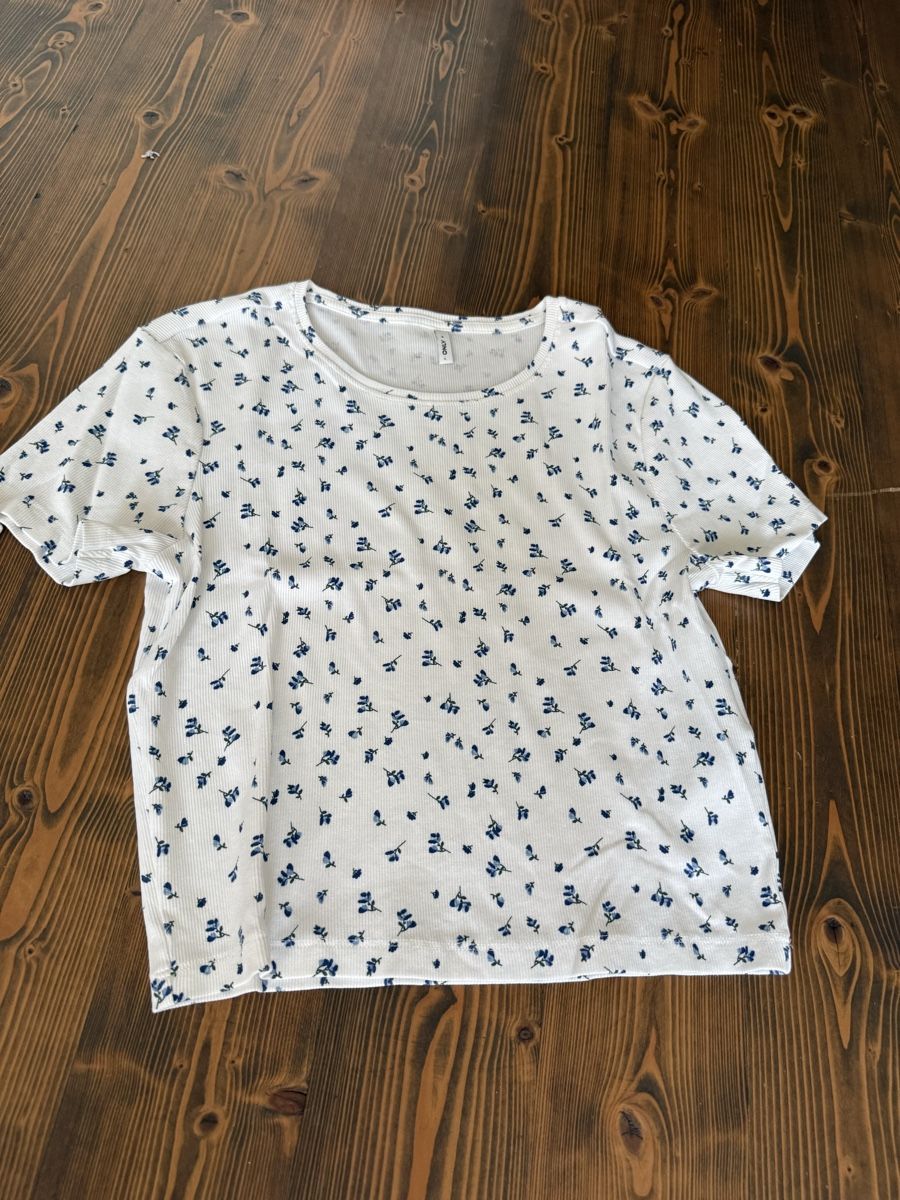 Only Lotti di vestiti: 3 Shirts Gröss L Only – Nuovo (secondo la descrizione) da Uhwiesen venduto da Zimtsterndli89 2
