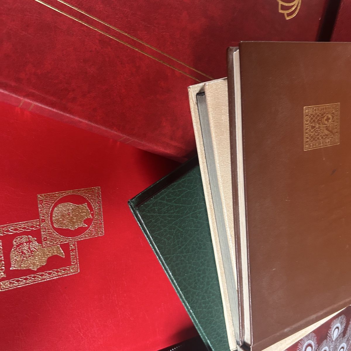 Album: 10 briefmarken Album s  – Usato da Basel venduto da bellespirit 1