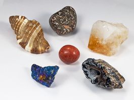 6 Mineralien Geschenk Set 2,2 bis 5,5cm mit Citrin u.Koralle