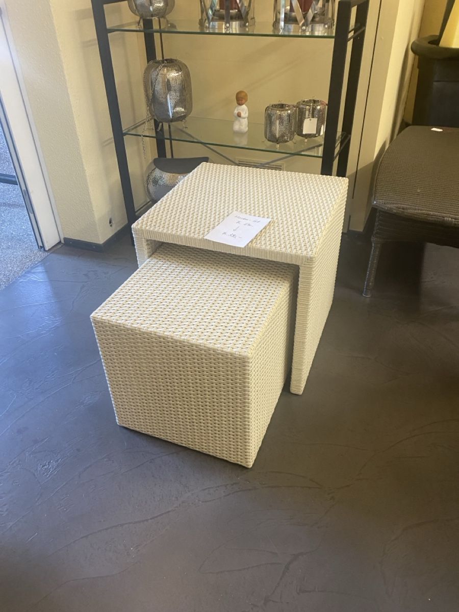 Sgabelli: Gartenhocker Set, Rattanhocker, Beistelltisch, Outdoor – Nuovo (secondo la descrizione) da Kaltbrunn venduto da Ingeborg11