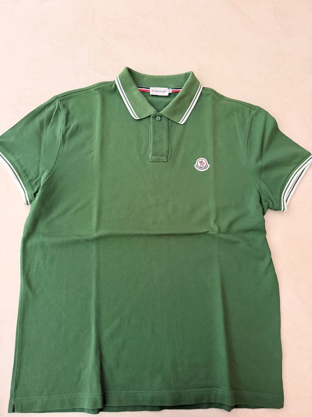 Moncler Polos: Moncler Poloshirt – D'occasion à Chambésy par rob_gl27