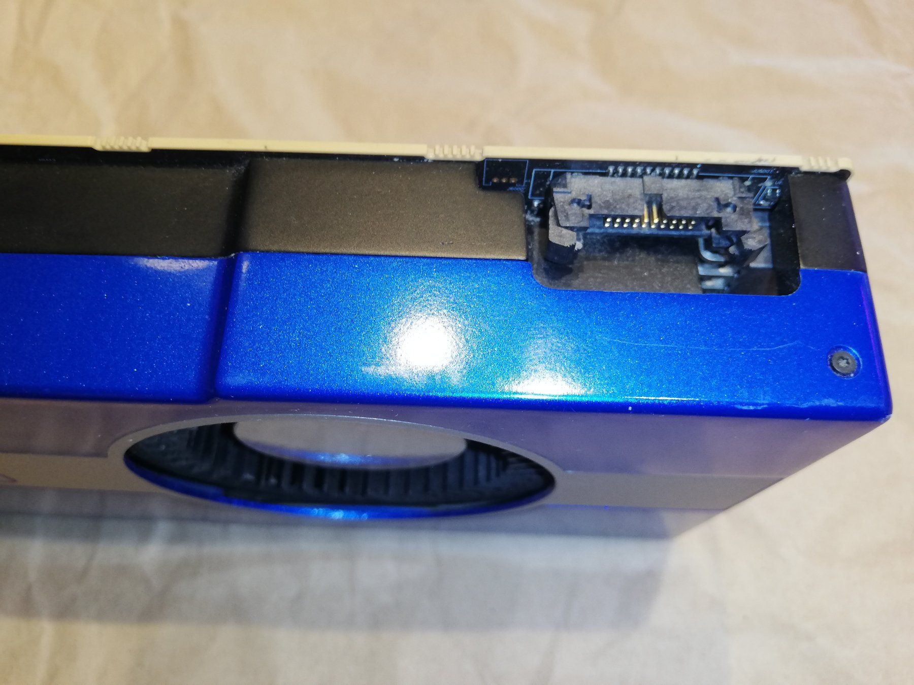 Amd Schede grafiche: AMD Radeon Pro VII   /   16 GB, HBM2 – Usato da Aarau venduto da jesty257 6