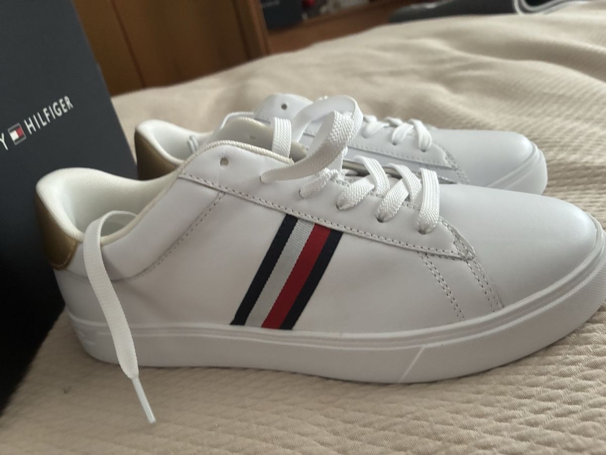 Tommy Hilfiger Damenschuhe: Neue Tommy Hilfiger sneakers – Neu und originalverpackt aus Novazzano von White71 1