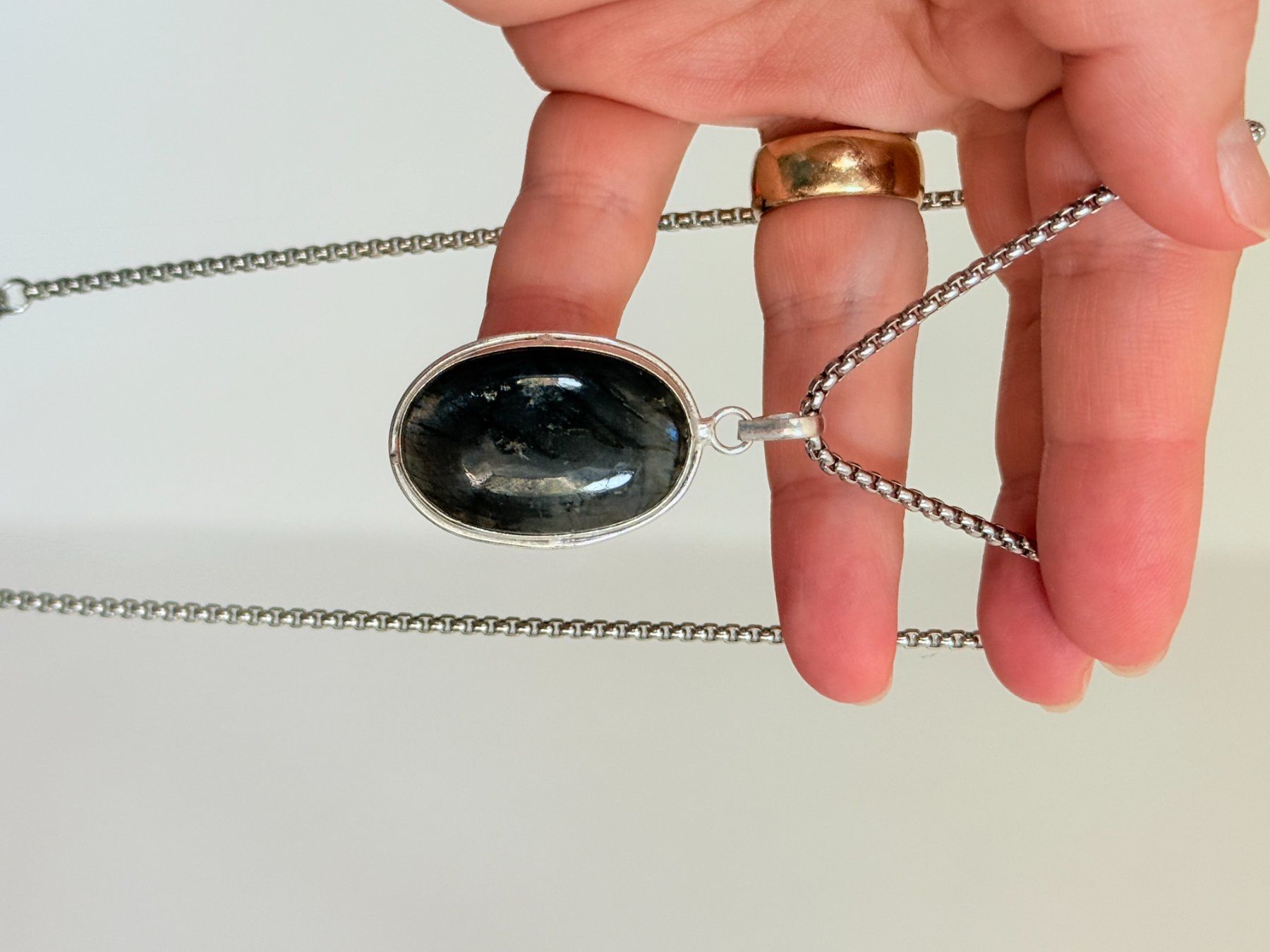 Colliers: Labradorite necklace – Neuf avec emballage d'origine à Genève par AGBERG 2