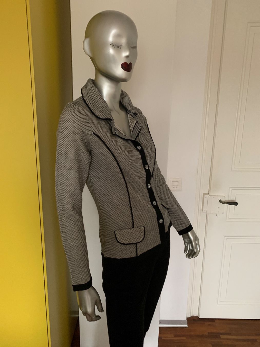 Eva & Claudi Vestes: EVA & CLAUDI: Elegante Strickjacke, Grösse S – D'occasion à Luzern par paulablue 5