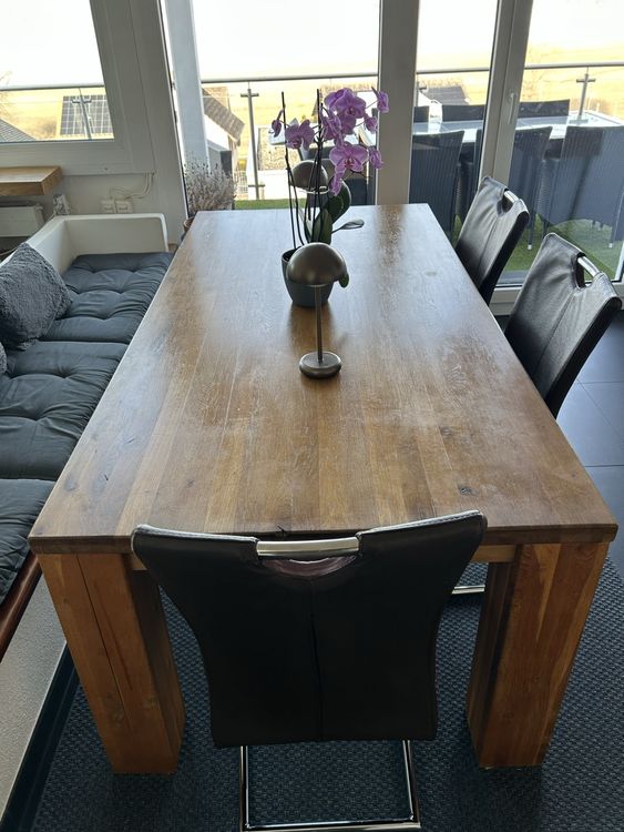 Massiver Holzesstisch aus Eiche mit Stühlen 1