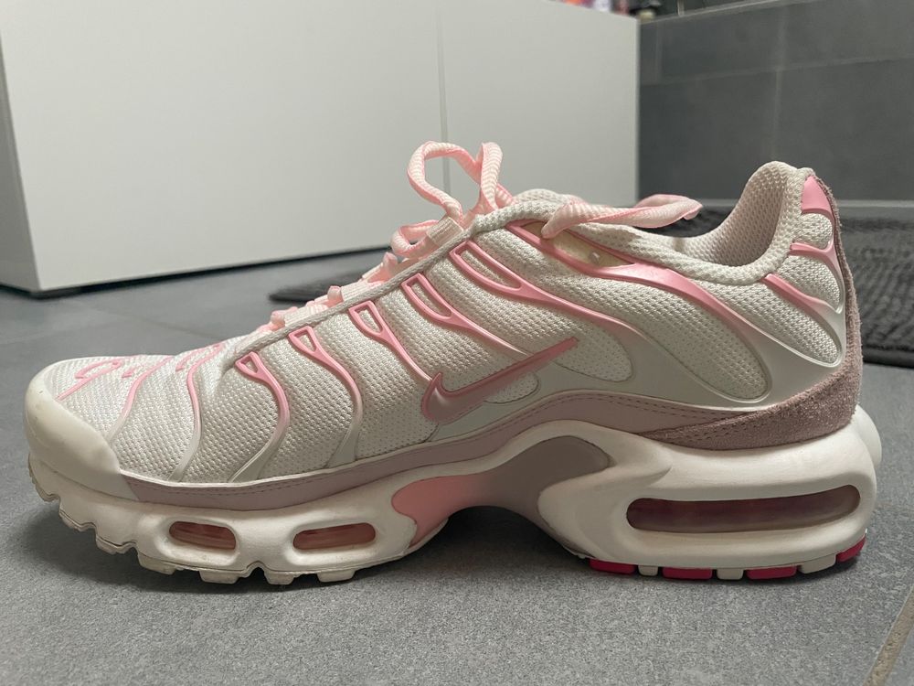 Nike tn 2025 rose et blanche