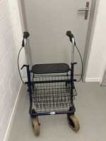 NEUWERTIG***ROLLATOR***TOP ZUSTAND*SEHR PREISWERT***