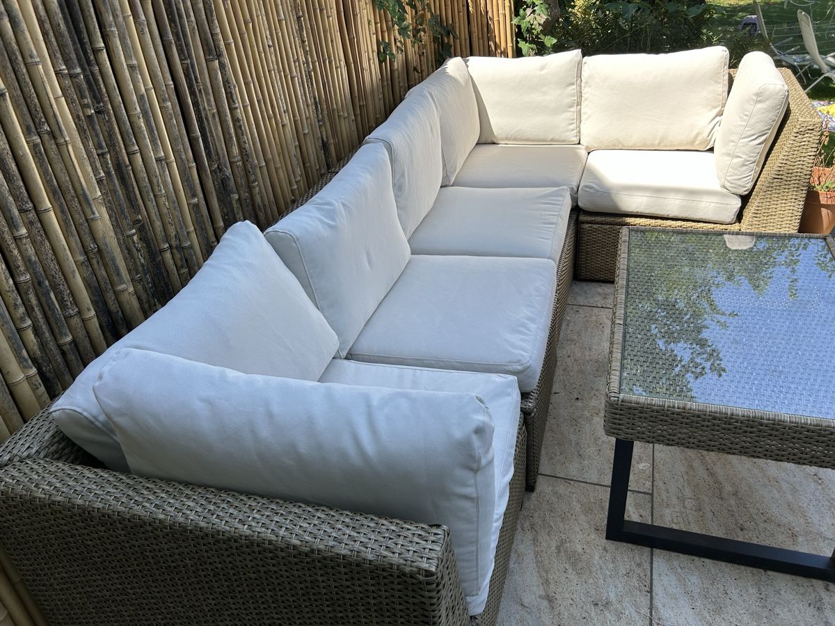 Divani: Ikea Gartenlounge mit Tisch – Usato da Basel venduto da marcvo 5