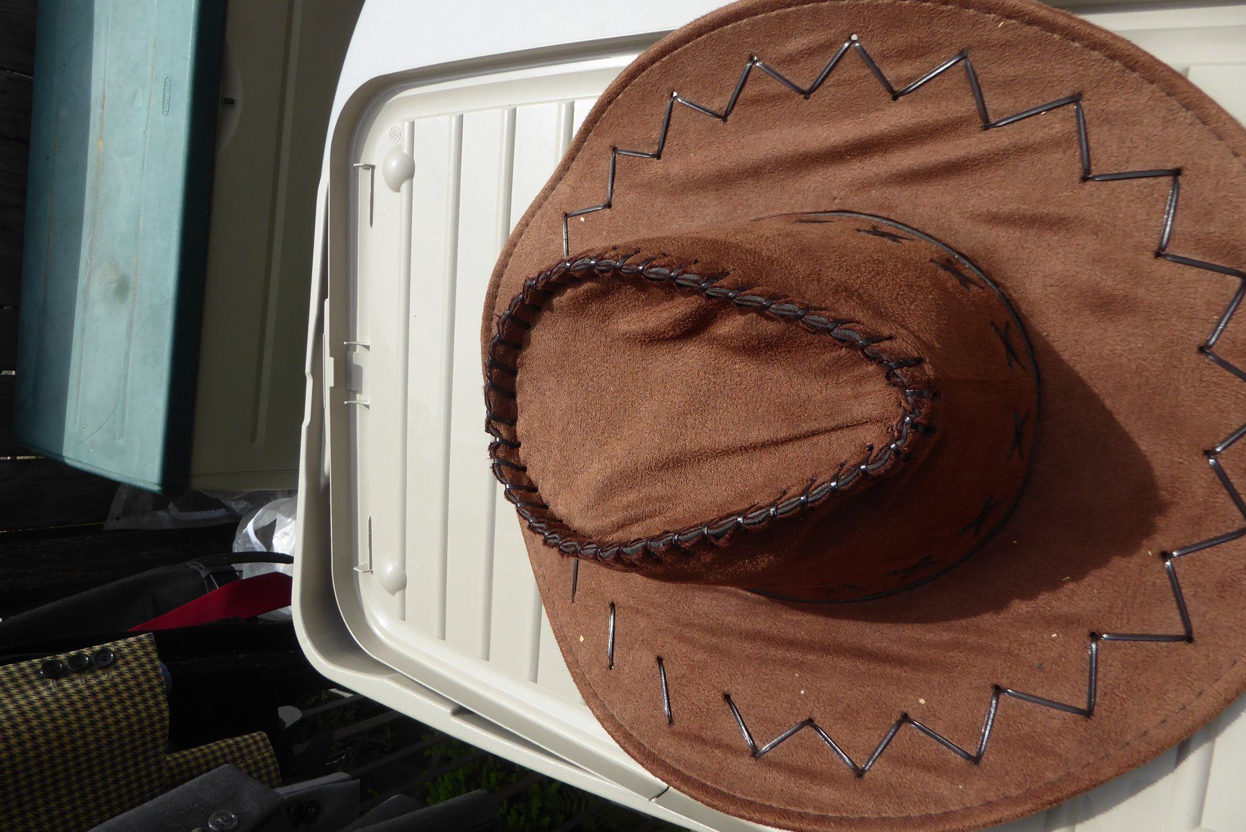 Copricapi, berretti & cappellini: Cowboy Hut Lochlänge 20 cm – Usato da Sargans venduto da Benziner 1