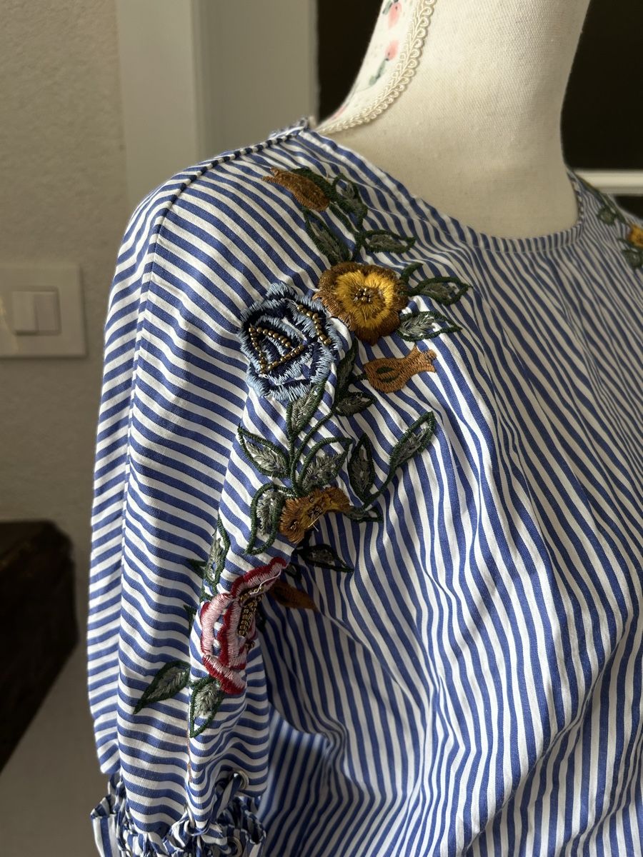 Bershka Chemisiers: Blouse Bershka S – D'occasion à Chez-le-Bart par Justine2025 1