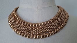 Halskette Modeschmuck.