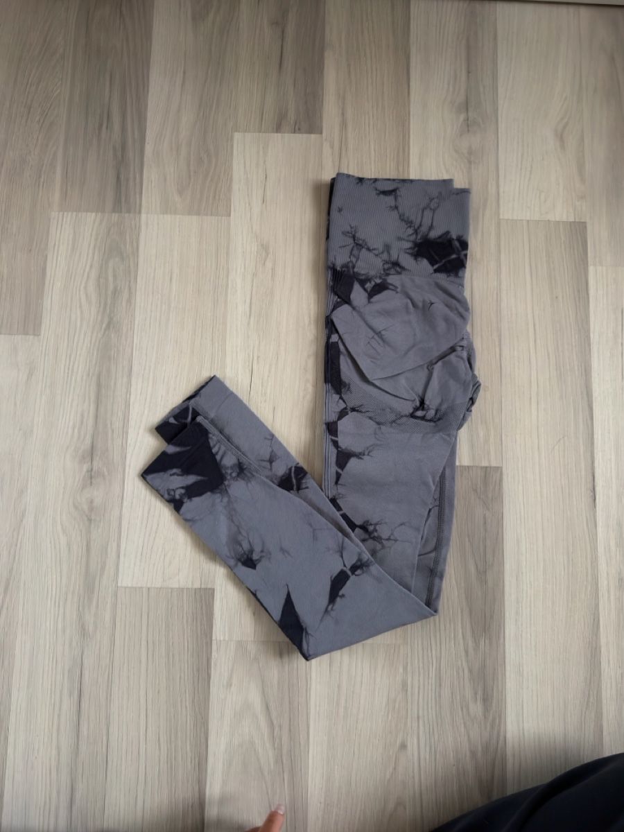 Leggings: Sport Leggings – Usato da Davos Platz venduto da ang_m2dp